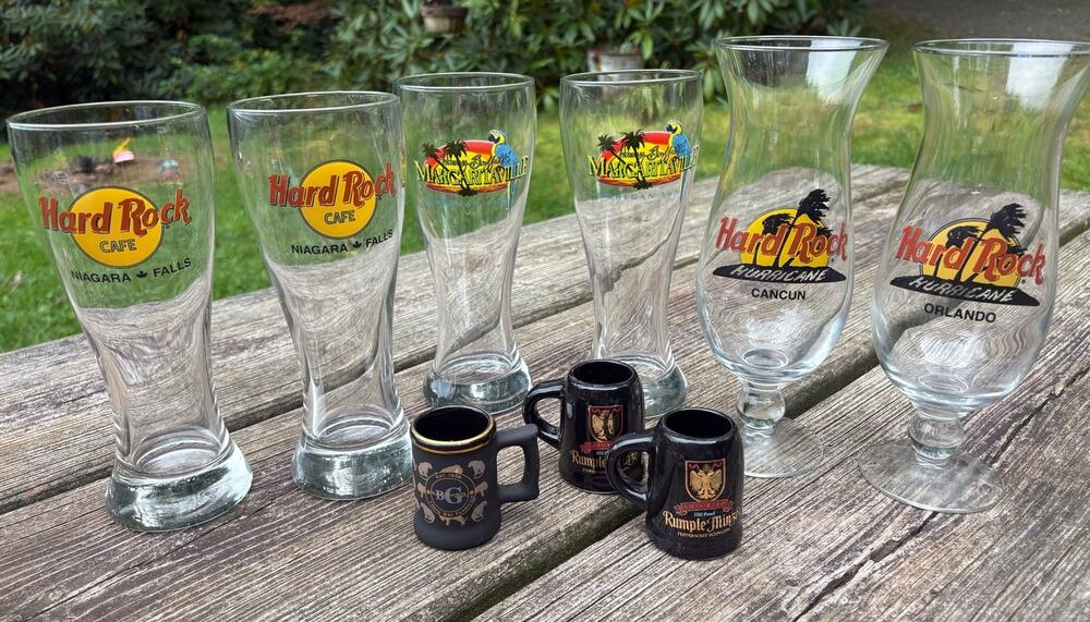 Vintage Collectible Barware & Souvenir Glassware – 9 Piece Lot